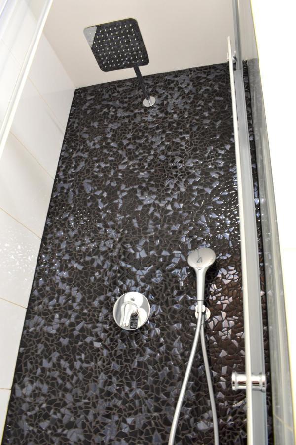 Lovely Apartment In Center براغ المظهر الخارجي الصورة