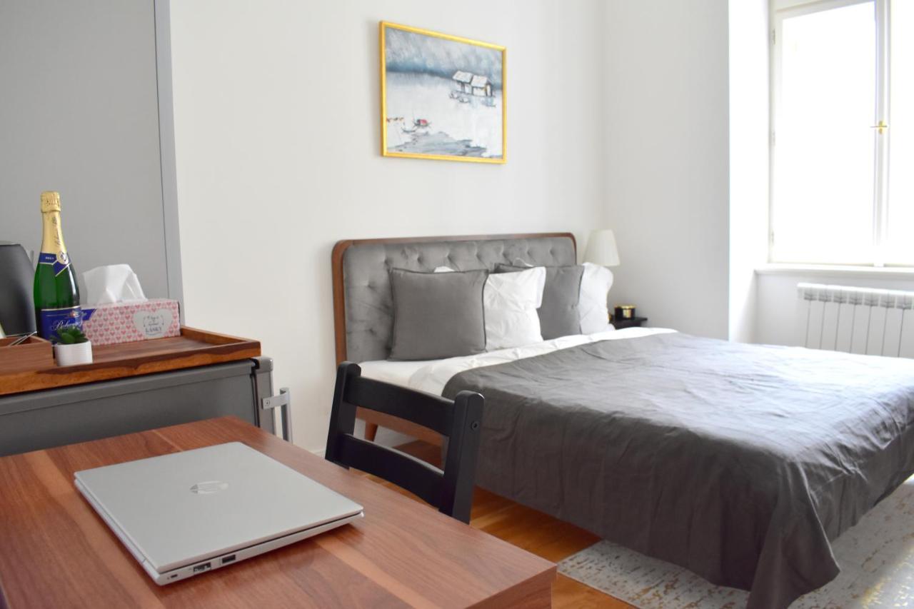 Lovely Apartment In Center براغ المظهر الخارجي الصورة