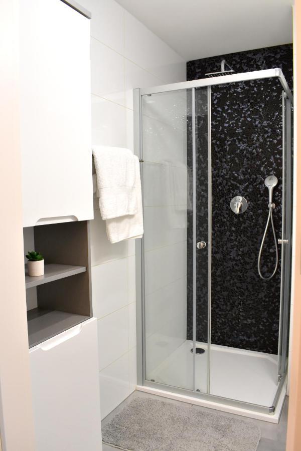 Lovely Apartment In Center براغ المظهر الخارجي الصورة