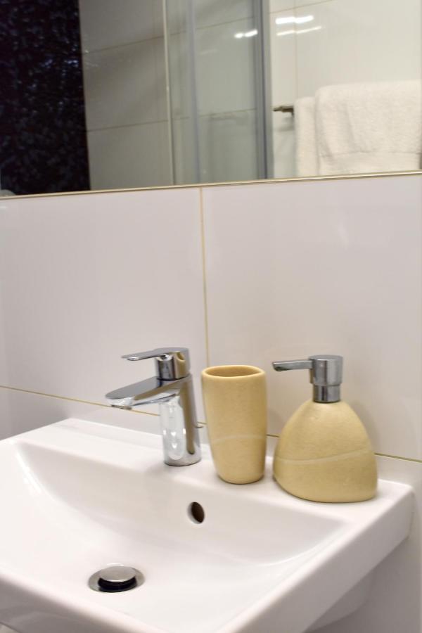 Lovely Apartment In Center براغ المظهر الخارجي الصورة