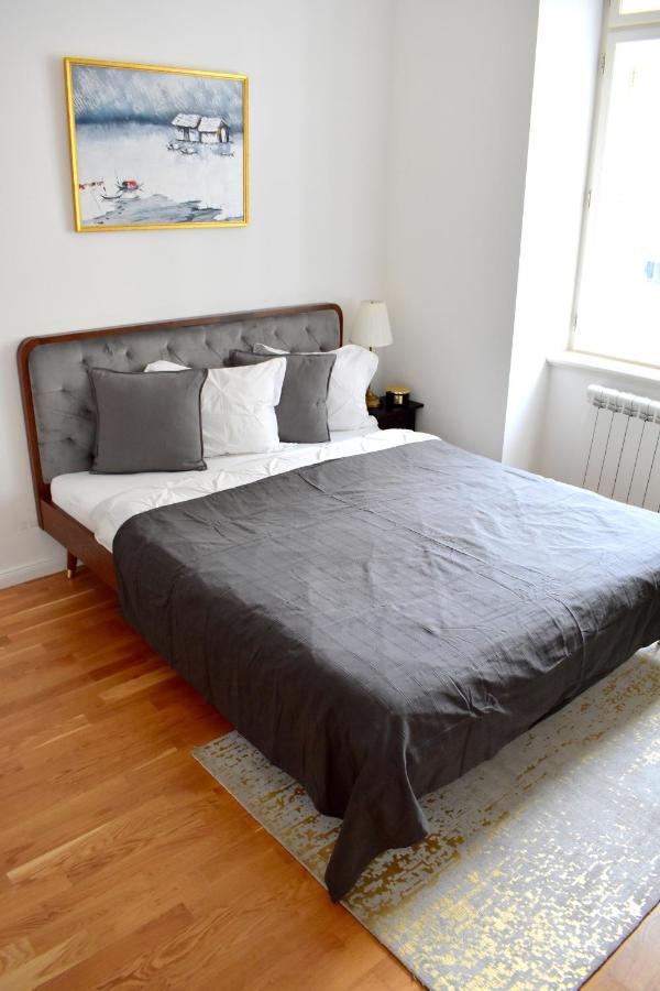 Lovely Apartment In Center براغ المظهر الخارجي الصورة