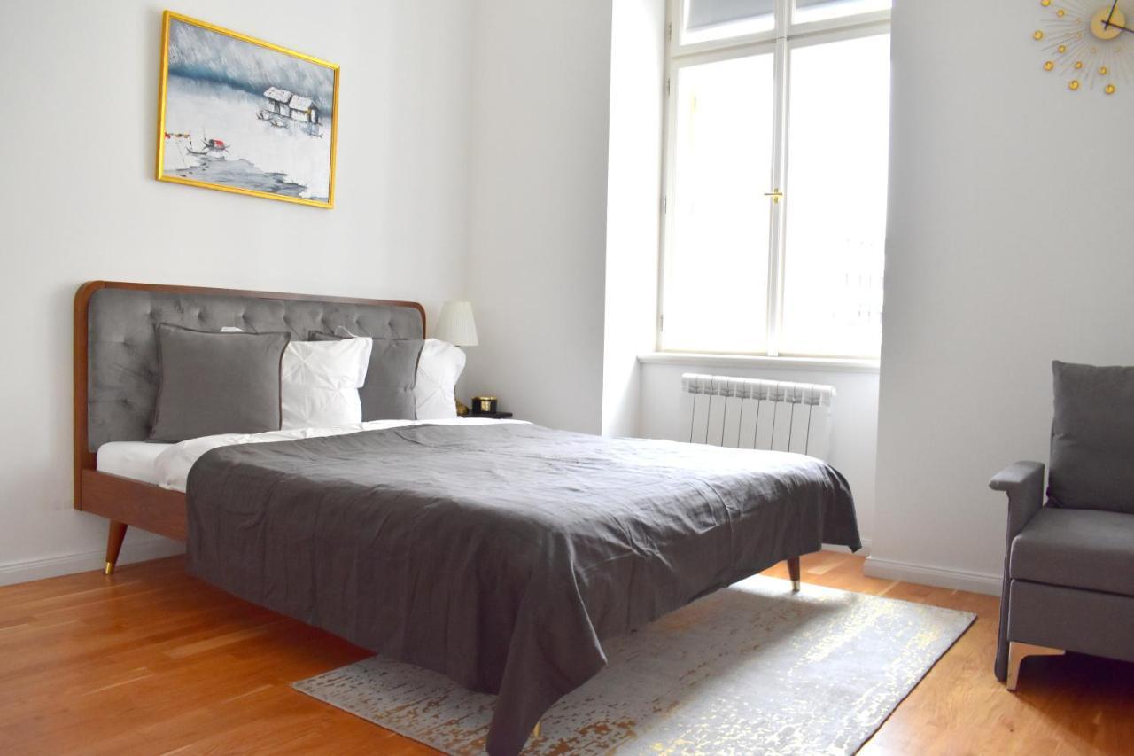 Lovely Apartment In Center براغ المظهر الخارجي الصورة