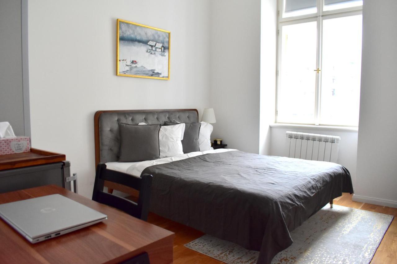 Lovely Apartment In Center براغ المظهر الخارجي الصورة