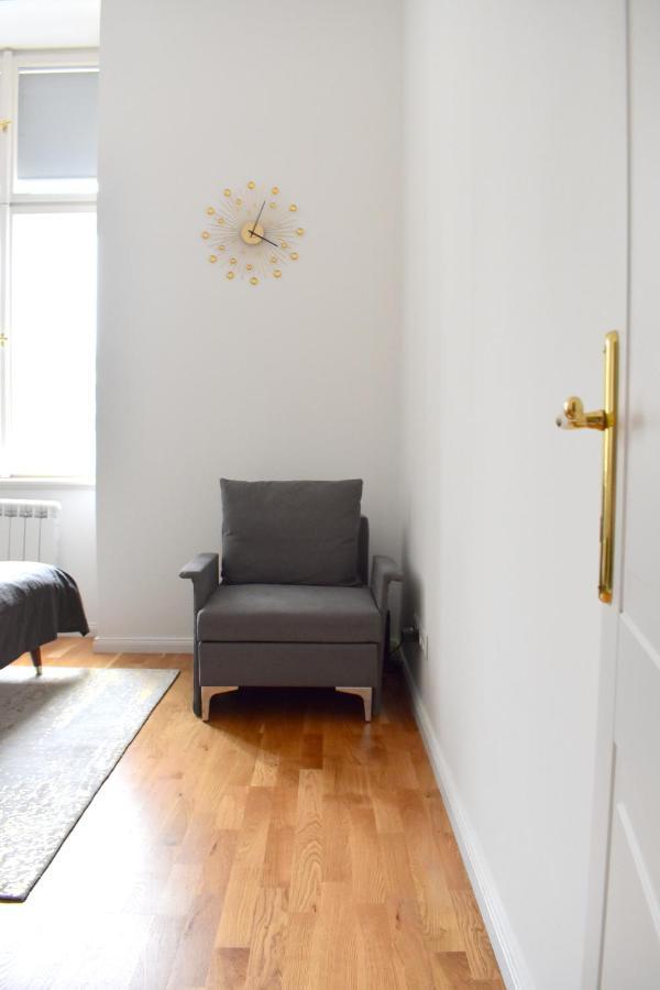 Lovely Apartment In Center براغ المظهر الخارجي الصورة